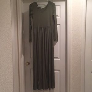 Green Maxi Dress (with pockets!!)